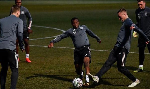 扑克策略-脚伤致赛季报销，穆科科的处子季带给你惊喜了吗？