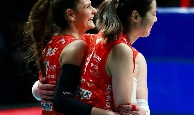 在线扑克-女排主攻分南北？别让地域偏见，耽误了中国女排的未来|庄宇珊|惠若琪|吴梦洁|陈忠和|郎平_新浪体育_新浪新闻