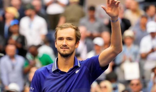 在线扑克-打响争夺球王第一枪 梅德维德夫能否改写“剧本”？